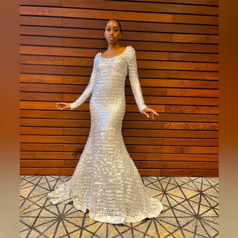 HANDMADE TIFFANYSLABEL SILVER METALLIC MERMAID FORMAL GOWN | SIZE 10